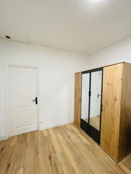 Charmant Appartement Americain Σαιν-Ντενί Εξωτερικό φωτογραφία
